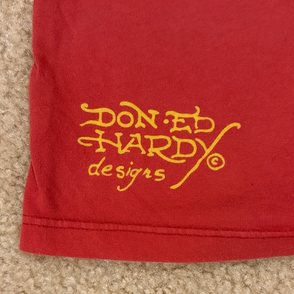 Ed Hardy Red Tee with Multicolor Tiger Graphics - Picture 5 of 6